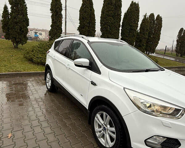 Білий Форд Куга, об'ємом двигуна 2 л та пробігом 174 тис. км за 15000 $, фото 4 на Automoto.ua