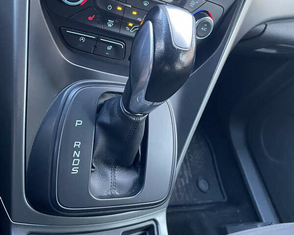 Белый Форд Куга, объемом двигателя 2 л и пробегом 217 тыс. км за 12999 $, фото 24 на Automoto.ua