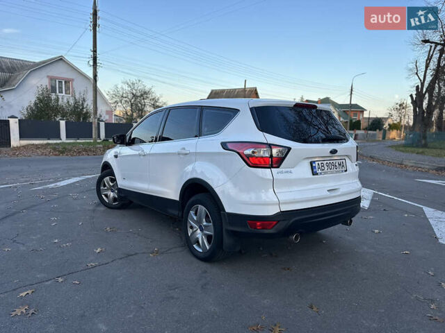 Белый Форд Куга, объемом двигателя 2 л и пробегом 243 тыс. км за 14700 $, фото 21 на Automoto.ua