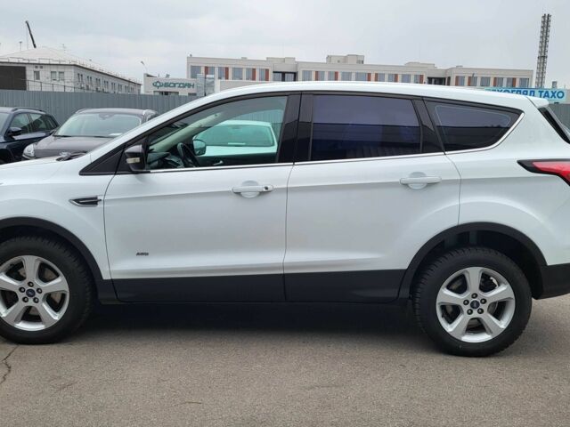 Форд Куга 2017 в Киеве на Automoto.ua Белый Форд Куга, объемом двигателя 2 л и пробегом 201 тыс. км за 15500 $, фото 15 на Automoto.ua