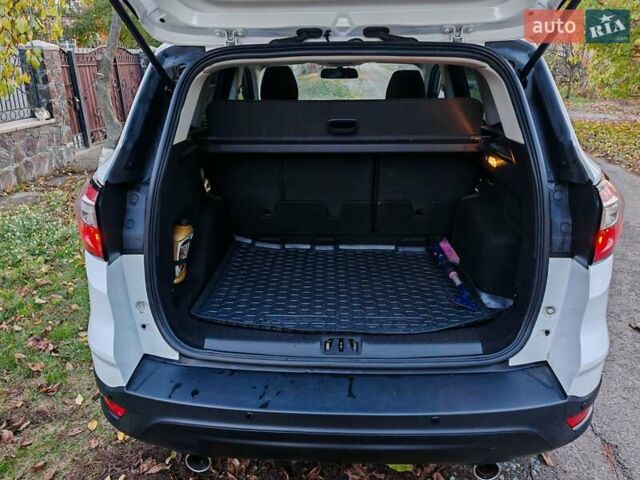 Белый Форд Куга, объемом двигателя 2 л и пробегом 181 тыс. км за 15700 $, фото 4 на Automoto.ua