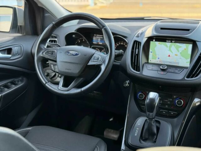 Белый Форд Куга, объемом двигателя 2 л и пробегом 58 тыс. км за 9100 $, фото 7 на Automoto.ua