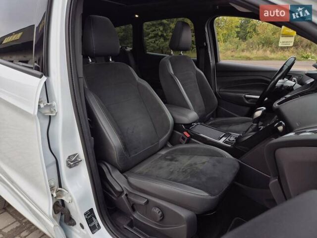 Белый Форд Куга, объемом двигателя 2 л и пробегом 333 тыс. км за 16855 $, фото 31 на Automoto.ua