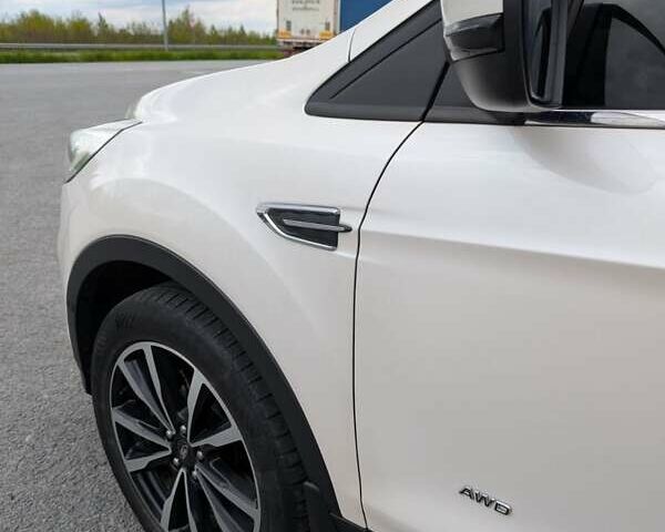 Форд Куга 2017 в Житомире на Automoto.ua Белый Форд Куга, объемом двигателя 2 л и пробегом 168 тыс. км за 16500 $, фото 2 на Automoto.ua