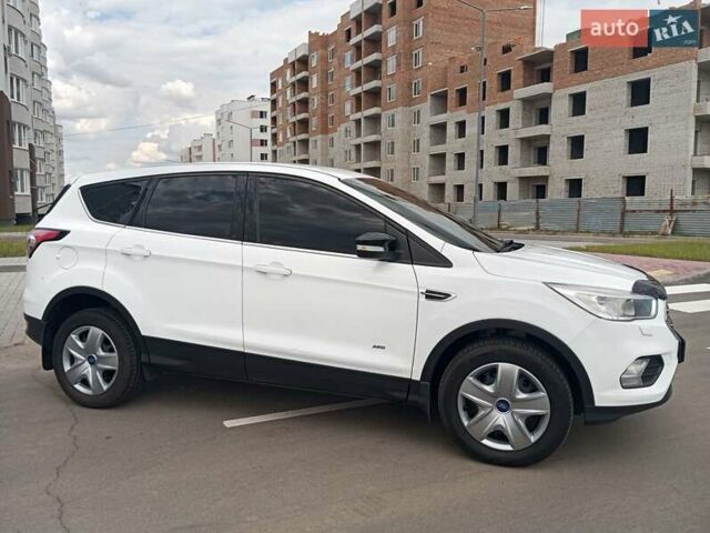 Білий Форд Куга, об'ємом двигуна 2 л та пробігом 242 тис. км за 15500 $, фото 13 на Automoto.ua