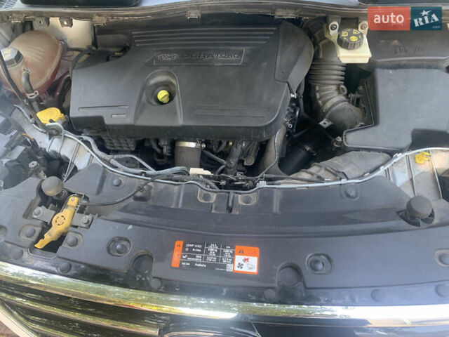 Білий Форд Куга, об'ємом двигуна 2 л та пробігом 203 тис. км за 16000 $, фото 4 на Automoto.ua