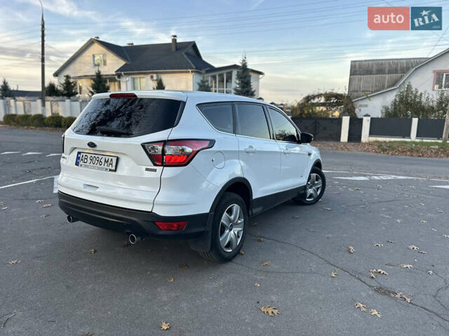 Белый Форд Куга, объемом двигателя 2 л и пробегом 243 тыс. км за 14700 $, фото 9 на Automoto.ua