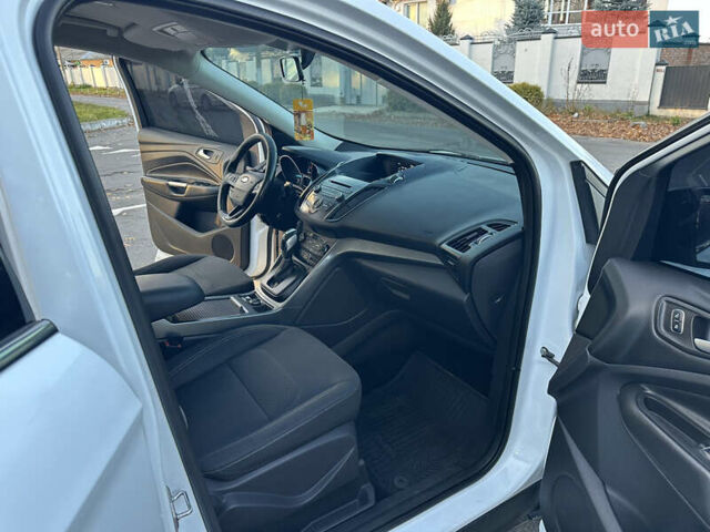 Белый Форд Куга, объемом двигателя 2 л и пробегом 243 тыс. км за 14700 $, фото 47 на Automoto.ua