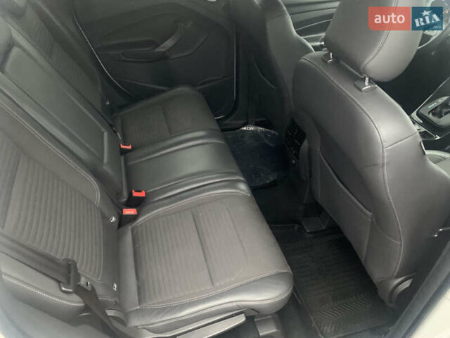 Белый Форд Куга, объемом двигателя 2 л и пробегом 203 тыс. км за 15500 $, фото 4 на Automoto.ua