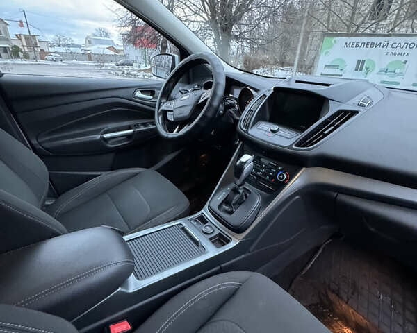 Белый Форд Куга, объемом двигателя 2 л и пробегом 150 тыс. км за 15900 $, фото 7 на Automoto.ua