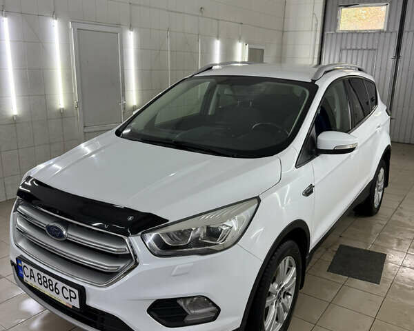 Форд Куга 2017 у Умани на Automoto.ua Білий Форд Куга, об'ємом двигуна 2 л та пробігом 210 тис. км за 15000 $, фото 10 на Automoto.ua