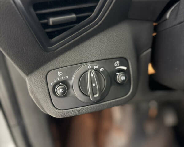 Форд Куга 2017 у Умани на Automoto.ua Білий Форд Куга, об'ємом двигуна 2 л та пробігом 210 тис. км за 15000 $, фото 40 на Automoto.ua