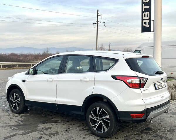 Білий Форд Куга, об'ємом двигуна 2 л та пробігом 256 тис. км за 15800 $, фото 4 на Automoto.ua