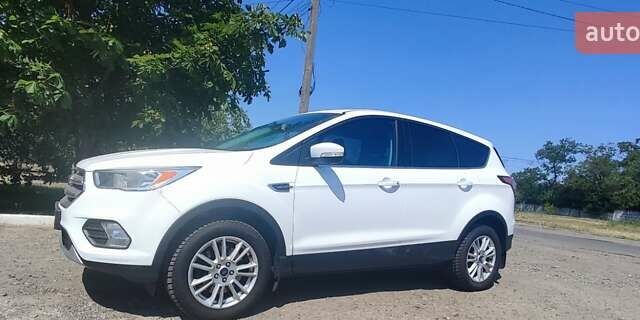 Белый Форд Куга, объемом двигателя 2 л и пробегом 178 тыс. км за 17000 $, фото 8 на Automoto.ua