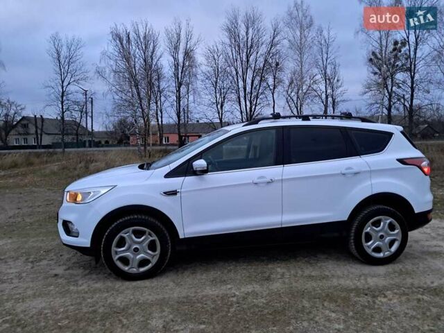 Білий Форд Куга, об'ємом двигуна 1.5 л та пробігом 120 тис. км за 14700 $, фото 36 на Automoto.ua
