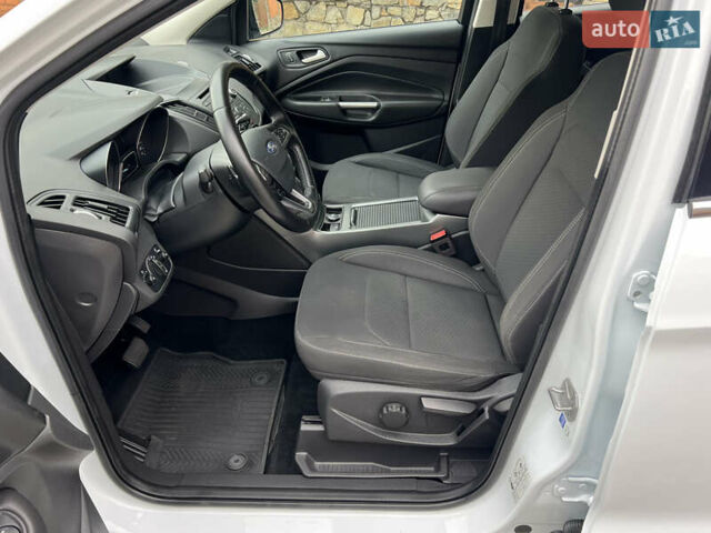Белый Форд Куга, объемом двигателя 2 л и пробегом 123 тыс. км за 16500 $, фото 32 на Automoto.ua