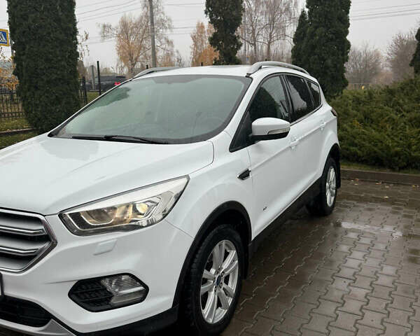 Білий Форд Куга, об'ємом двигуна 2 л та пробігом 174 тис. км за 15000 $, фото 1 на Automoto.ua