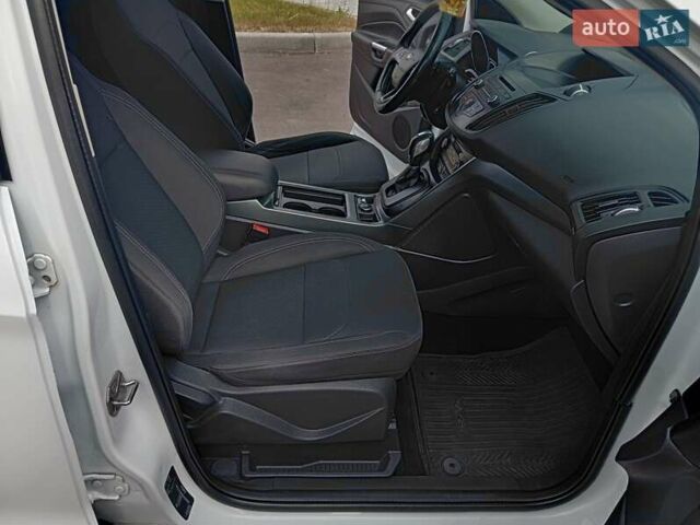 Білий Форд Куга, об'ємом двигуна 2 л та пробігом 242 тис. км за 15500 $, фото 14 на Automoto.ua
