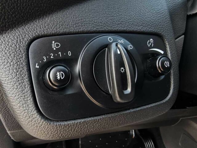 Білий Форд Куга, об'ємом двигуна 2 л та пробігом 193 тис. км за 15499 $, фото 6 на Automoto.ua