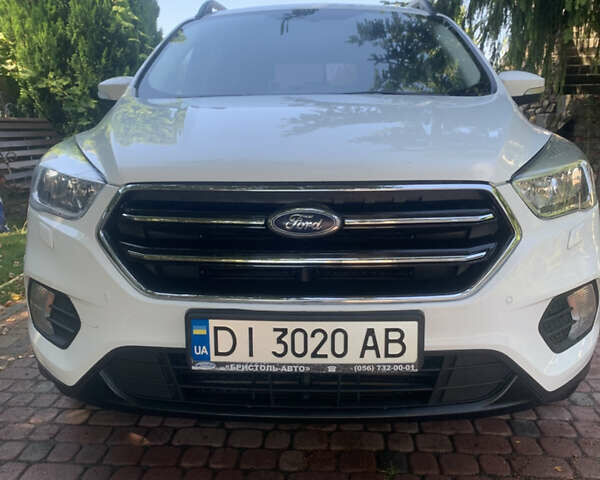Білий Форд Куга, об'ємом двигуна 2 л та пробігом 203 тис. км за 16000 $, фото 5 на Automoto.ua