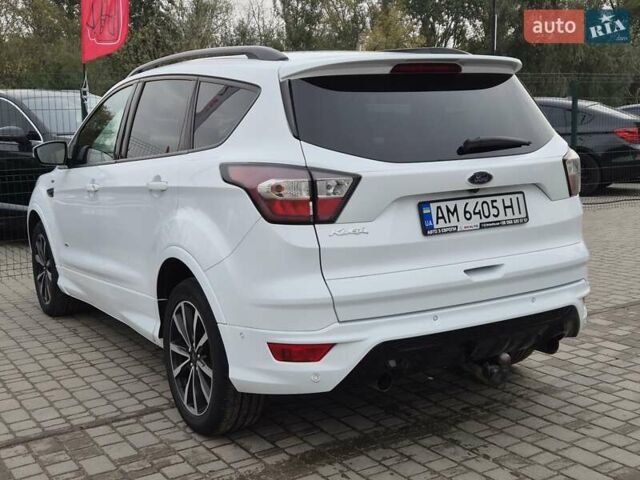 Белый Форд Куга, объемом двигателя 2 л и пробегом 333 тыс. км за 16855 $, фото 15 на Automoto.ua
