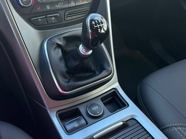 Форд Куга 2017 в Кривом Роге на Automoto.ua Белый Форд Куга, объемом двигателя 2 л и пробегом 96 тыс. км за 17200 $, фото 13 на Automoto.ua