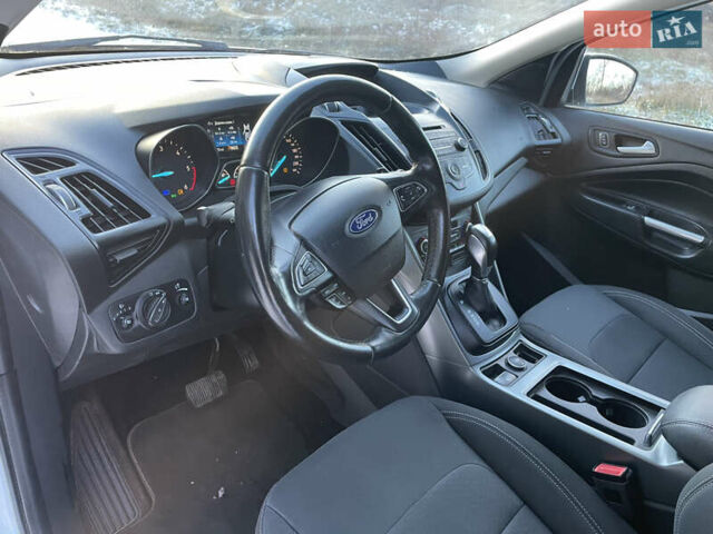 Белый Форд Куга, объемом двигателя 2 л и пробегом 179 тыс. км за 13500 $, фото 15 на Automoto.ua