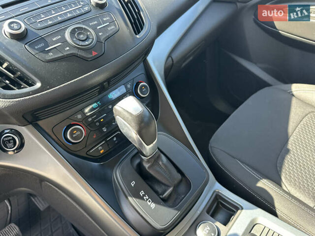 Білий Форд Куга, об'ємом двигуна 1.5 л та пробігом 80 тис. км за 16850 $, фото 9 на Automoto.ua