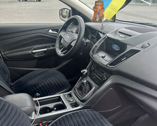 Білий Форд Куга, об'ємом двигуна 1.5 л та пробігом 95 тис. км за 16400 $, фото 10 на Automoto.ua