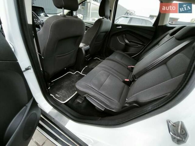 Белый Форд Куга, объемом двигателя 1.5 л и пробегом 180 тыс. км за 14400 $, фото 14 на Automoto.ua