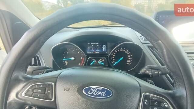 Білий Форд Куга, об'ємом двигуна 1.5 л та пробігом 138 тис. км за 17000 $, фото 5 на Automoto.ua