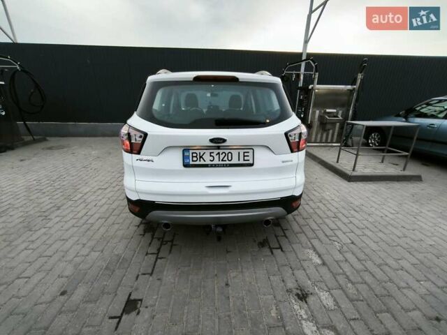 Белый Форд Куга, объемом двигателя 1.5 л и пробегом 180 тыс. км за 14400 $, фото 8 на Automoto.ua