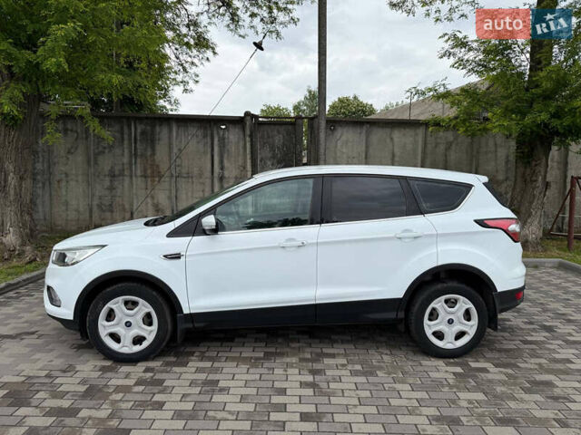 Білий Форд Куга, об'ємом двигуна 1.5 л та пробігом 210 тис. км за 15000 $, фото 3 на Automoto.ua