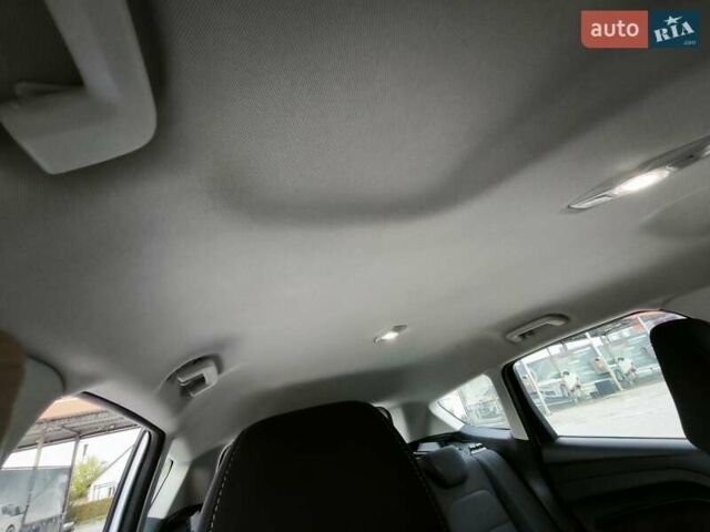 Белый Форд Куга, объемом двигателя 1.5 л и пробегом 180 тыс. км за 14400 $, фото 20 на Automoto.ua