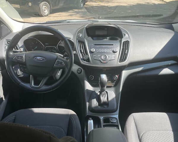 Білий Форд Куга, об'ємом двигуна 1.5 л та пробігом 55 тис. км за 17900 $, фото 6 на Automoto.ua