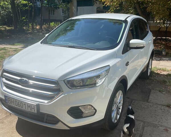Белый Форд Куга, объемом двигателя 1.5 л и пробегом 55 тыс. км за 17900 $, фото 1 на Automoto.ua