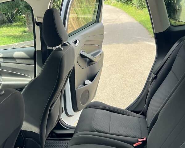 Форд Куга 2018 в Полтаве на Automoto.ua Белый Форд Куга, объемом двигателя 1.5 л и пробегом 64 тыс. км за 16990 $, фото 16 на Automoto.ua