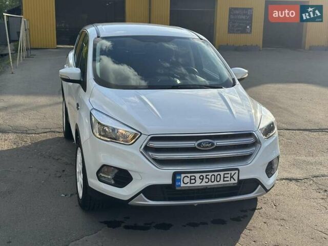 Білий Форд Куга, об'ємом двигуна 1.5 л та пробігом 168 тис. км за 15500 $, фото 3 на Automoto.ua