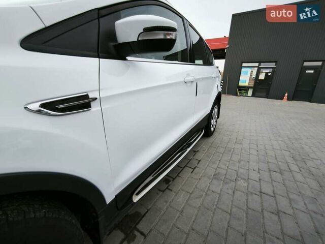 Белый Форд Куга, объемом двигателя 1.5 л и пробегом 180 тыс. км за 14400 $, фото 5 на Automoto.ua