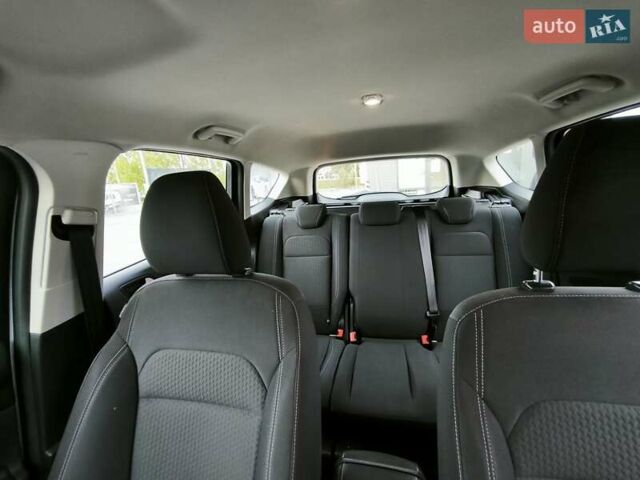 Белый Форд Куга, объемом двигателя 1.5 л и пробегом 180 тыс. км за 14400 $, фото 21 на Automoto.ua