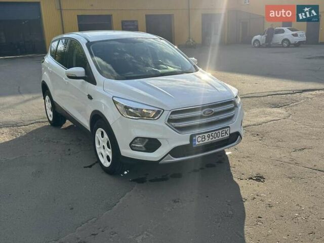 Білий Форд Куга, об'ємом двигуна 1.5 л та пробігом 116 тис. км за 17000 $, фото 10 на Automoto.ua