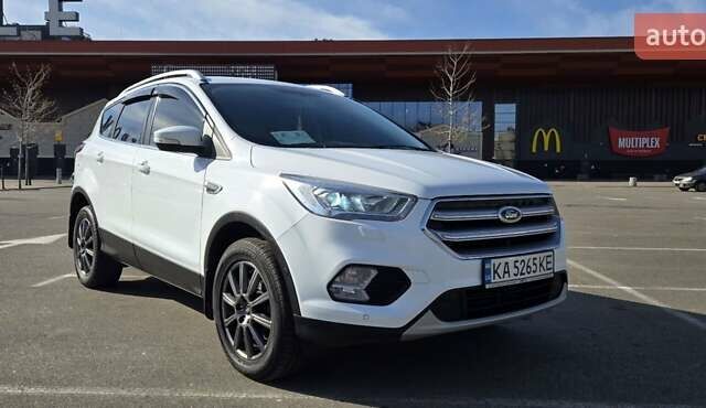 Білий Форд Куга, об'ємом двигуна 2 л та пробігом 180 тис. км за 18500 $, фото 5 на Automoto.ua