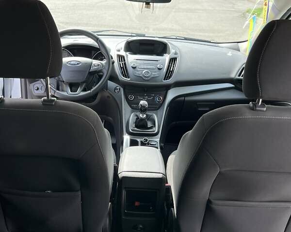 Форд Куга 2018 в Полтаве на Automoto.ua Белый Форд Куга, объемом двигателя 1.5 л и пробегом 64 тыс. км за 16990 $, фото 10 на Automoto.ua