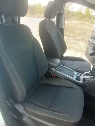 Білий Форд Куга, об'ємом двигуна 1.5 л та пробігом 138 тис. км за 17000 $, фото 11 на Automoto.ua