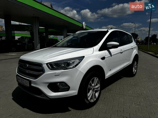 Белый Форд Куга, объемом двигателя 2 л и пробегом 258 тыс. км за 18200 $, фото 8 на Automoto.ua