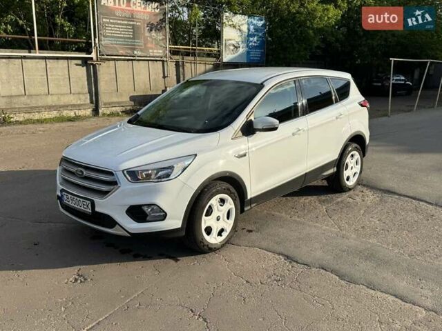 Білий Форд Куга, об'ємом двигуна 1.5 л та пробігом 116 тис. км за 17000 $, фото 26 на Automoto.ua