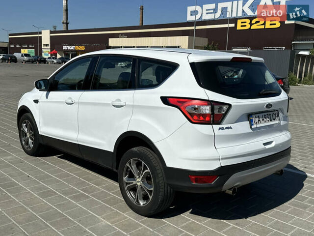 Білий Форд Куга, об'ємом двигуна 1.5 л та пробігом 80 тис. км за 16850 $, фото 5 на Automoto.ua