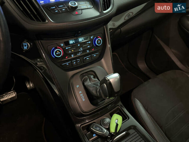 Белый Форд Куга, объемом двигателя 2 л и пробегом 229 тыс. км за 16500 $, фото 9 на Automoto.ua