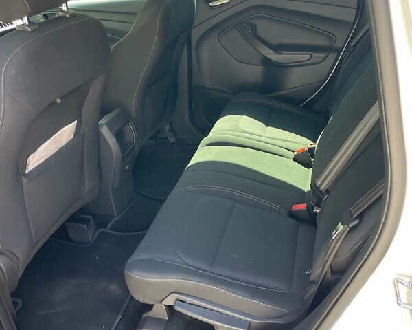 Білий Форд Куга, об'ємом двигуна 1.5 л та пробігом 55 тис. км за 17900 $, фото 7 на Automoto.ua