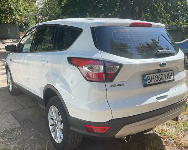 Білий Форд Куга, об'ємом двигуна 1.5 л та пробігом 55 тис. км за 17900 $, фото 2 на Automoto.ua